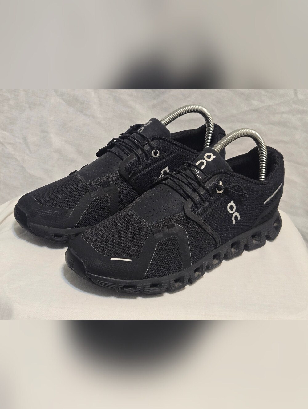 ON Cloud Running Sneaker Shoes Cloud 6 Black Womens Sz W8.5 - Picture 2 of 13
